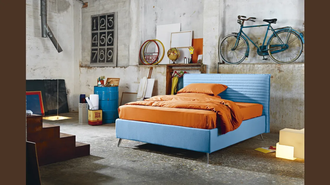 Letto moderno imbottito con testiera trapuntata a stisce orizzontali Bob Stripes di Noctis