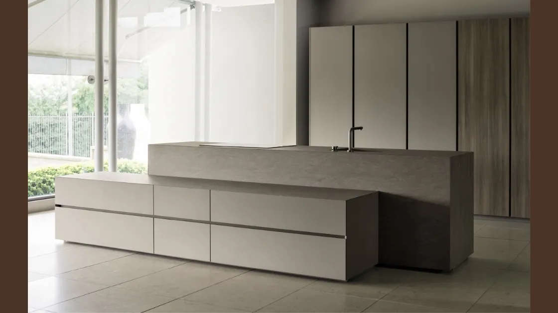 Cucina Design Giza in laccato con isola di Maistri